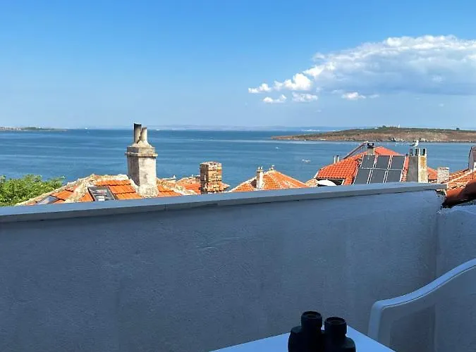 Old Town - 5 Attic 아파트